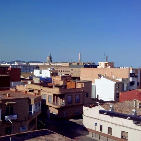 Piso Compartido Cerca De La Universidad Ceu Moncada Kültér fotó