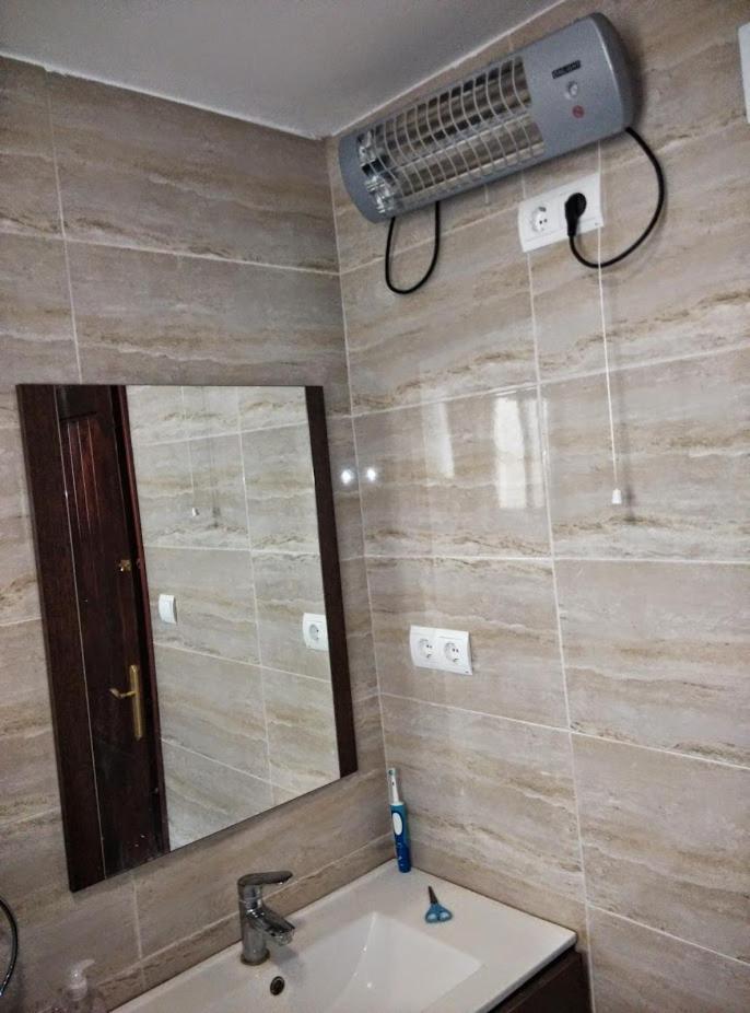 Piso Compartido Cerca De La Universidad Ceu Moncada Kültér fotó